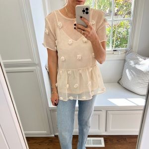 Entro Cream Peplum Top with Appliqué Size Small